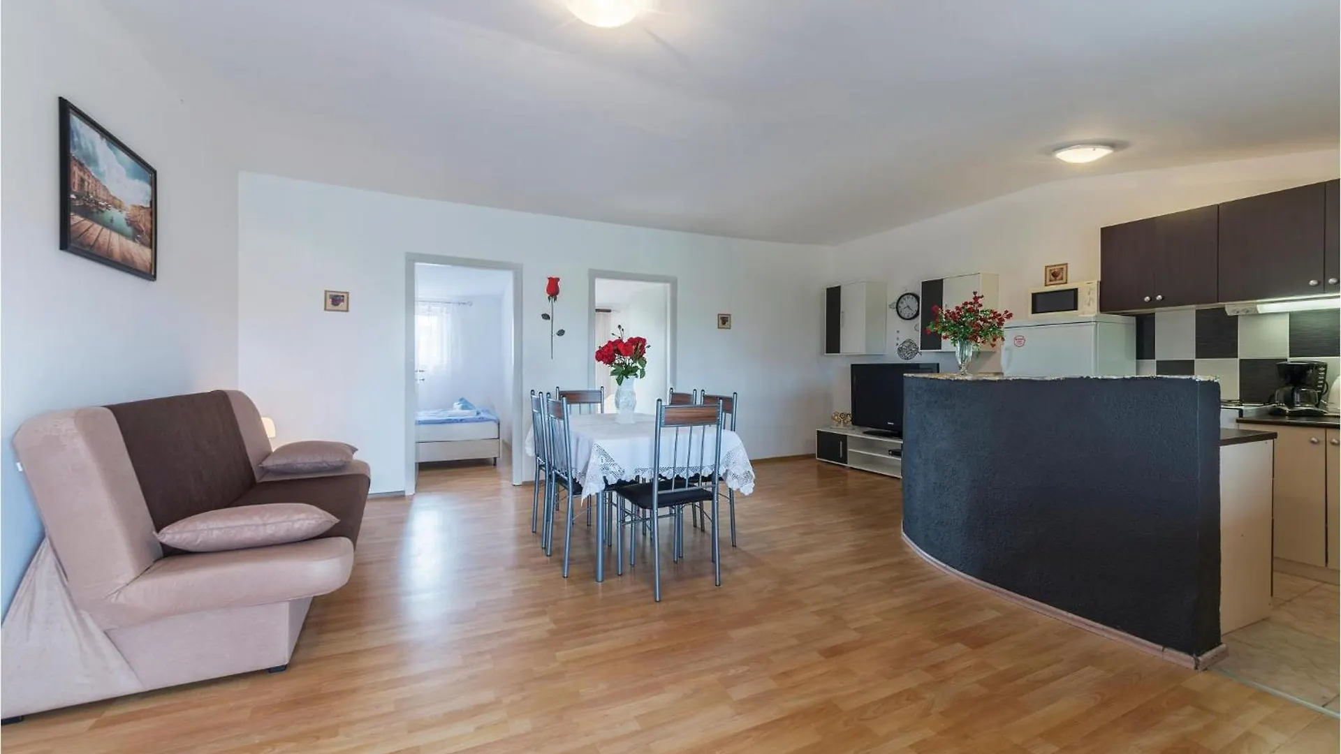 2 Bedroom Cozy Apartment In Vodnjan
