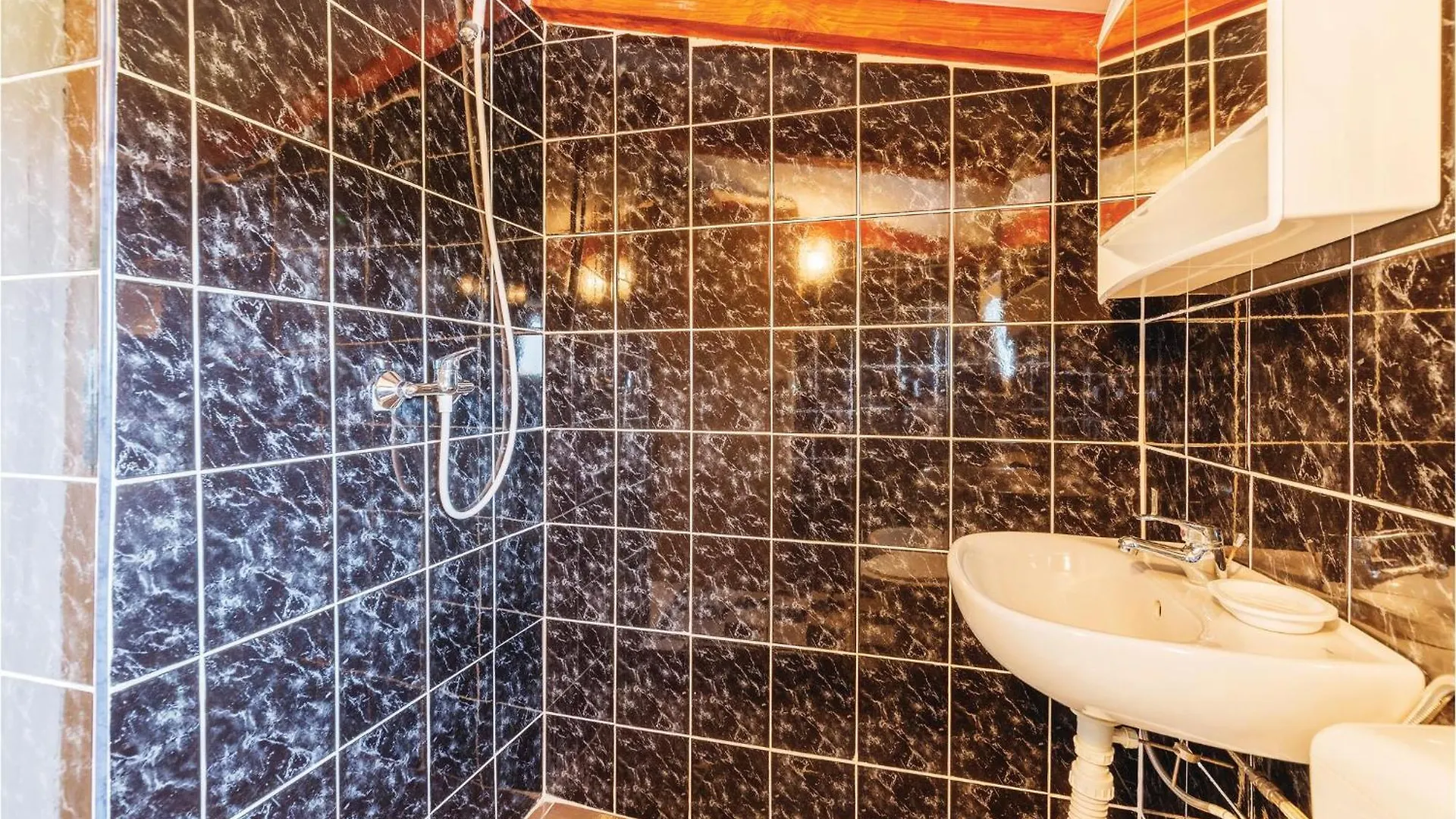 2 Bedroom Cozy Apartment In Vodnjan 0*,
